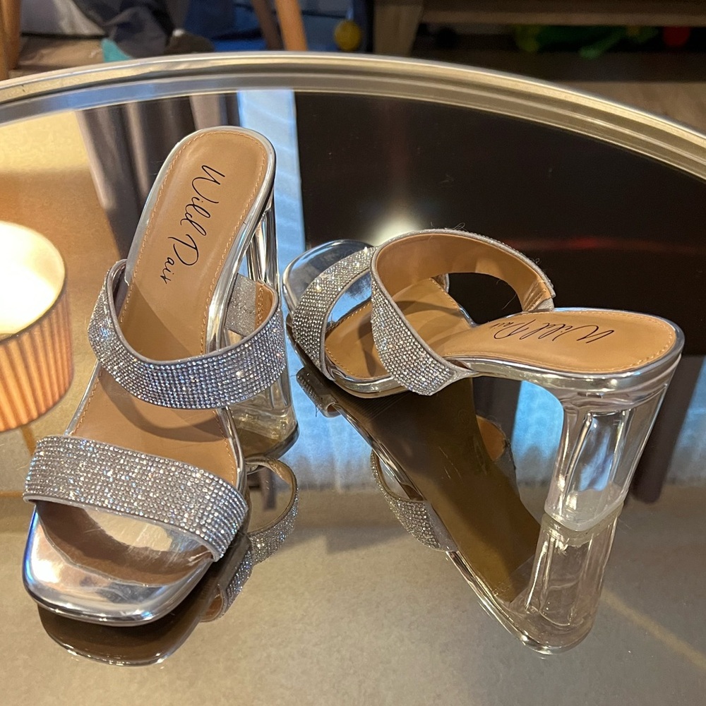 New Wild Pair Women’s Silver Clear Heel Rhinestone Padded Zandria Sz 10